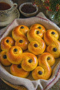 Lussekatter (Saffron Buns)